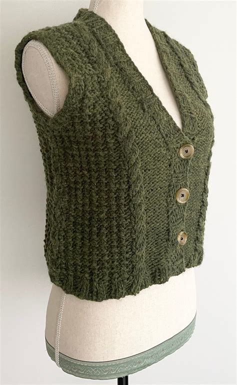 cropped knitted vests for women.